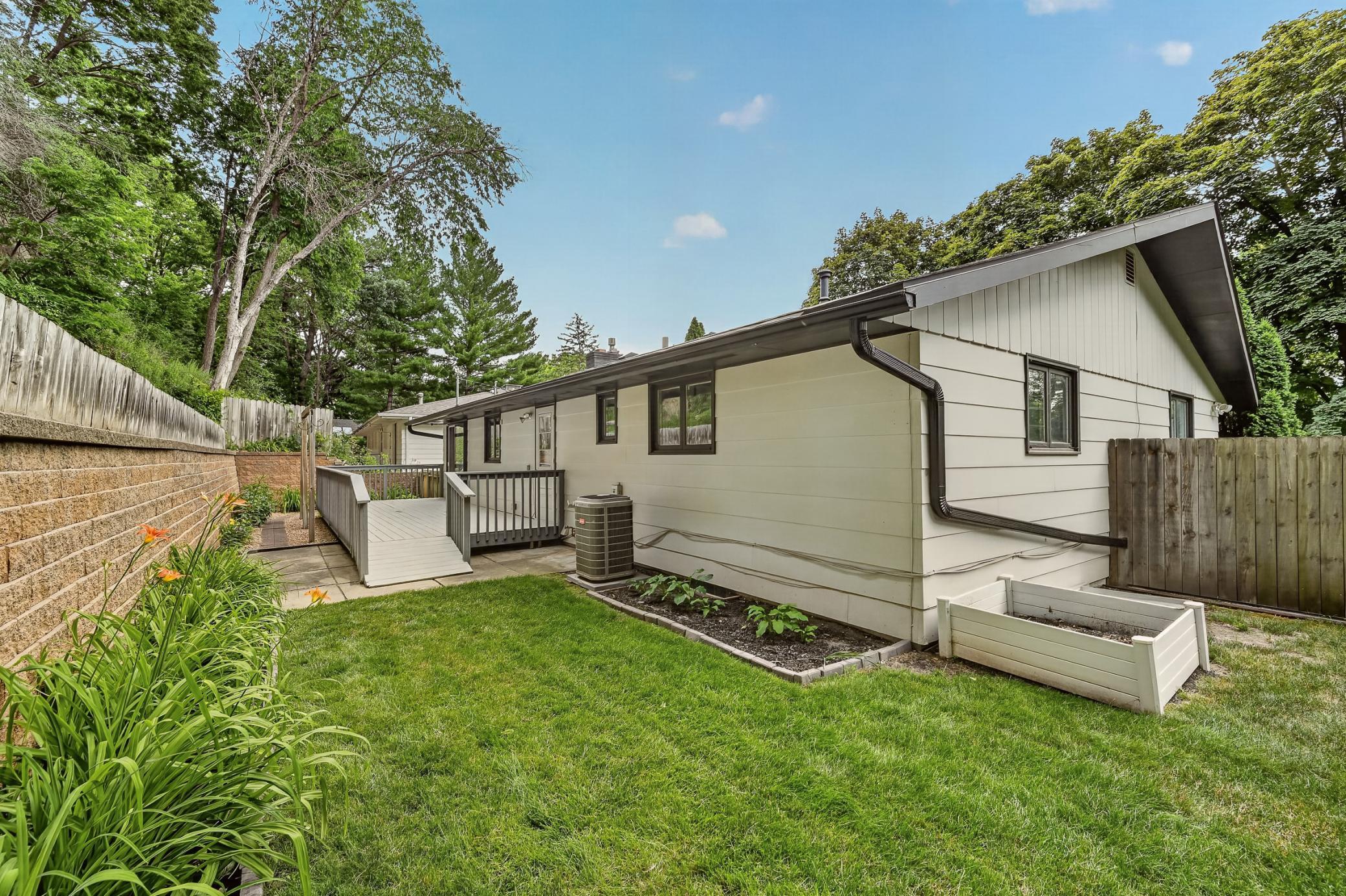 1019 11th Street Southwest Rochester, MN 55902 - Photo 4 of 35