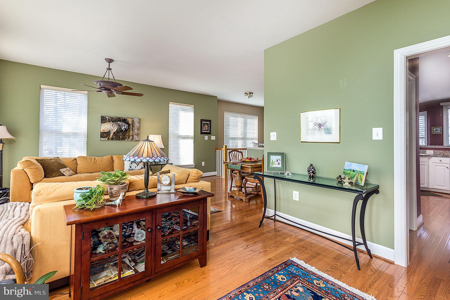 11522 Waterhaven Court Reston, VA 20190 - Photo 13 of 28 LIVING/DINING ROOM
