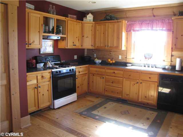 265 Bass Pointe Drive Rice, VA 23966 - Photo 2 of 14 Kitchen