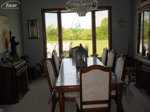 4239 North Oak Road Davison, MI 48423 - Photo 6 of 75 21122469-5.JPG