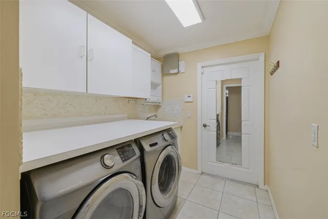 $450,000 | 330 Southwest 19th Lane, Cape Coral, FL 33991