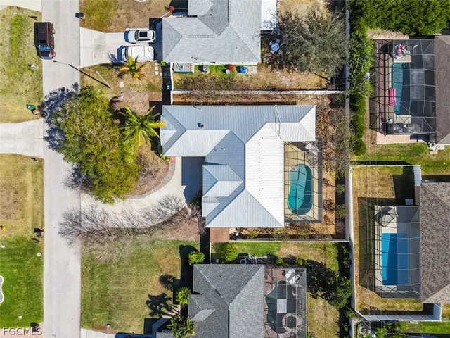 $450,000 | 330 Southwest 19th Lane, Cape Coral, FL 33991