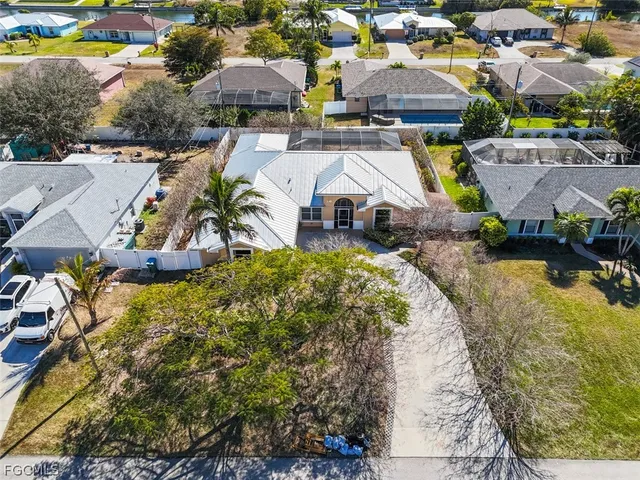 $450,000 | 330 Southwest 19th Lane, Cape Coral, FL 33991