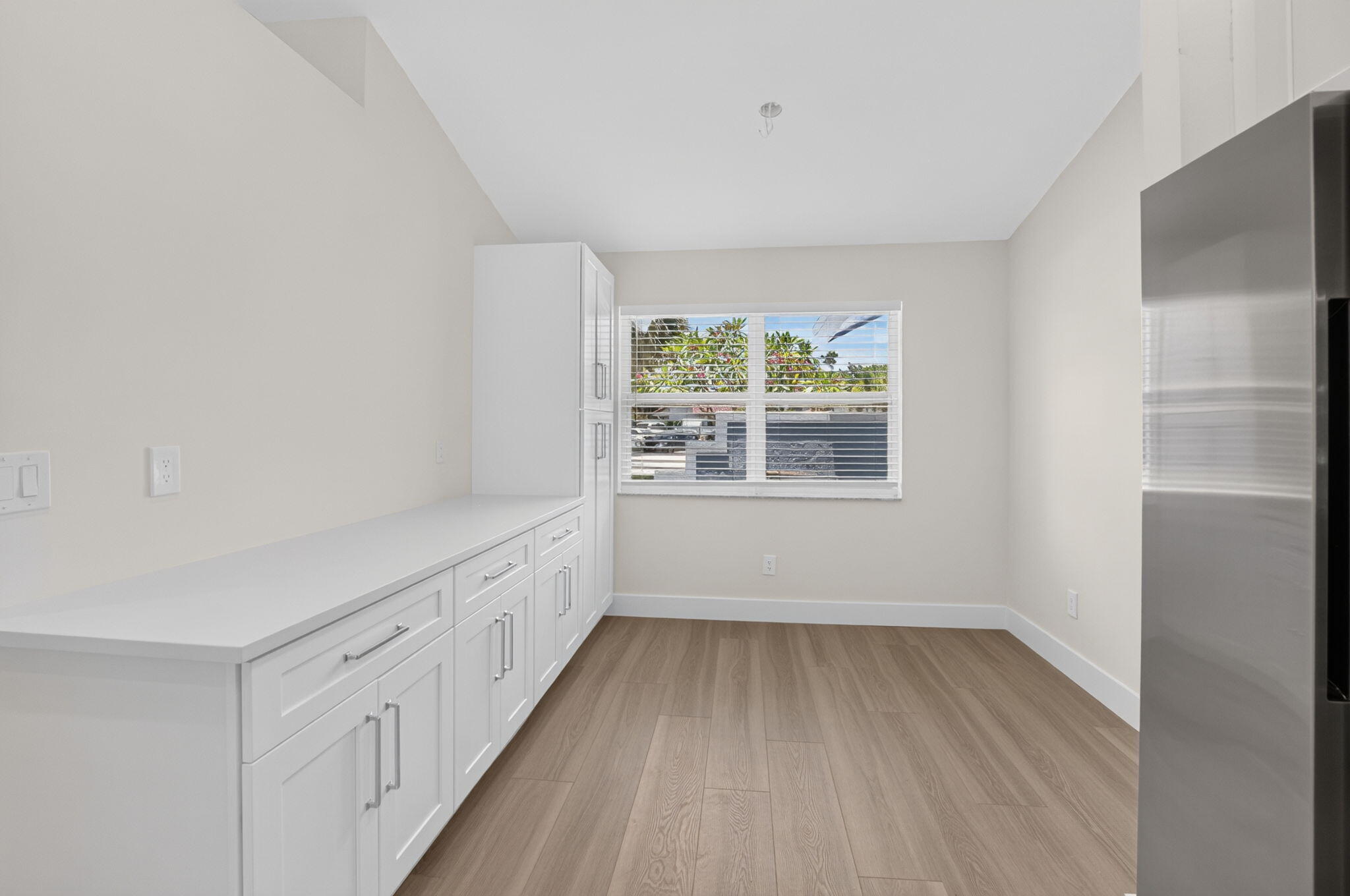 1378 Northwest 13th Court Boca Raton, FL 33486 - Photo 11 of 57 KITCHEN W/BREAKFAST AREA