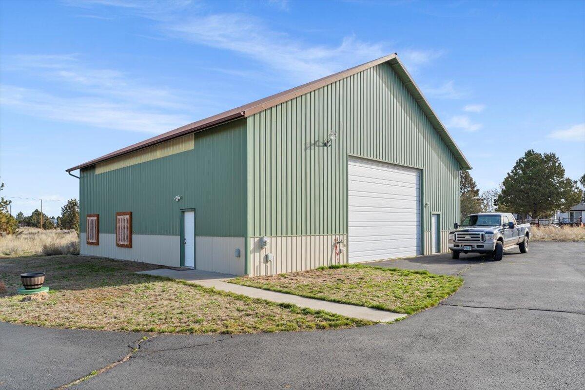 7213 Southwest Shad Road Terrebonne, OR 97760 - Photo 61 of 72 10-Shop