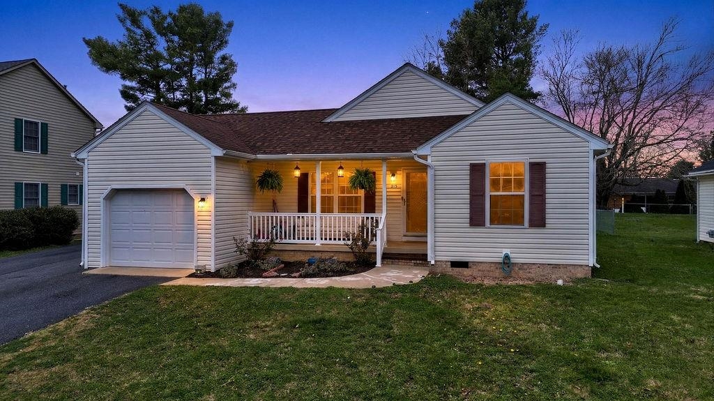 213 Adventure Trail Waynesboro, VA 22980 - Photo 2 of 32