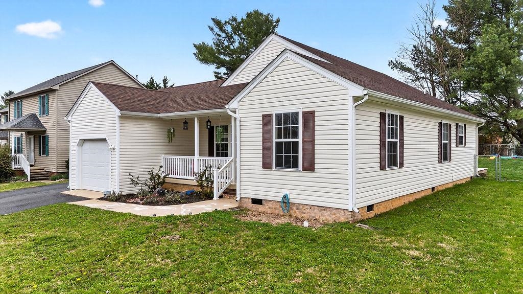 213 Adventure Trail Waynesboro, VA 22980 - Photo 4 of 32