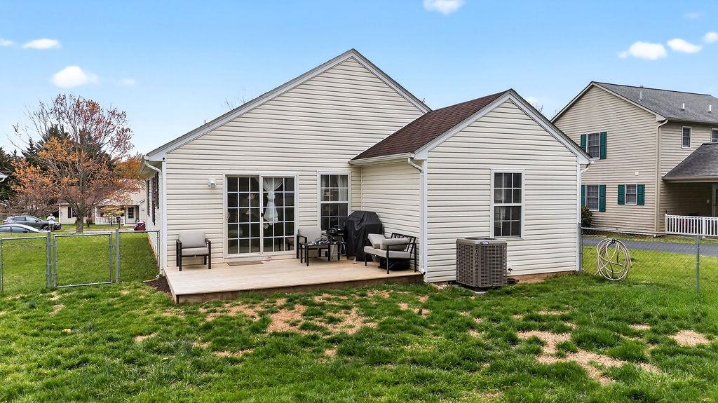 213 Adventure Trail Waynesboro, VA 22980 - Photo 5 of 32