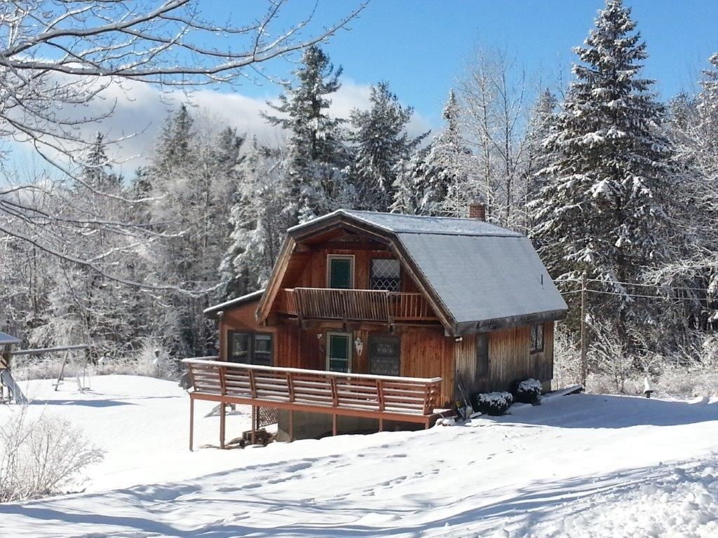 914 Jefferson Road Whitefield, NH 03598 - Photo 2 of 34