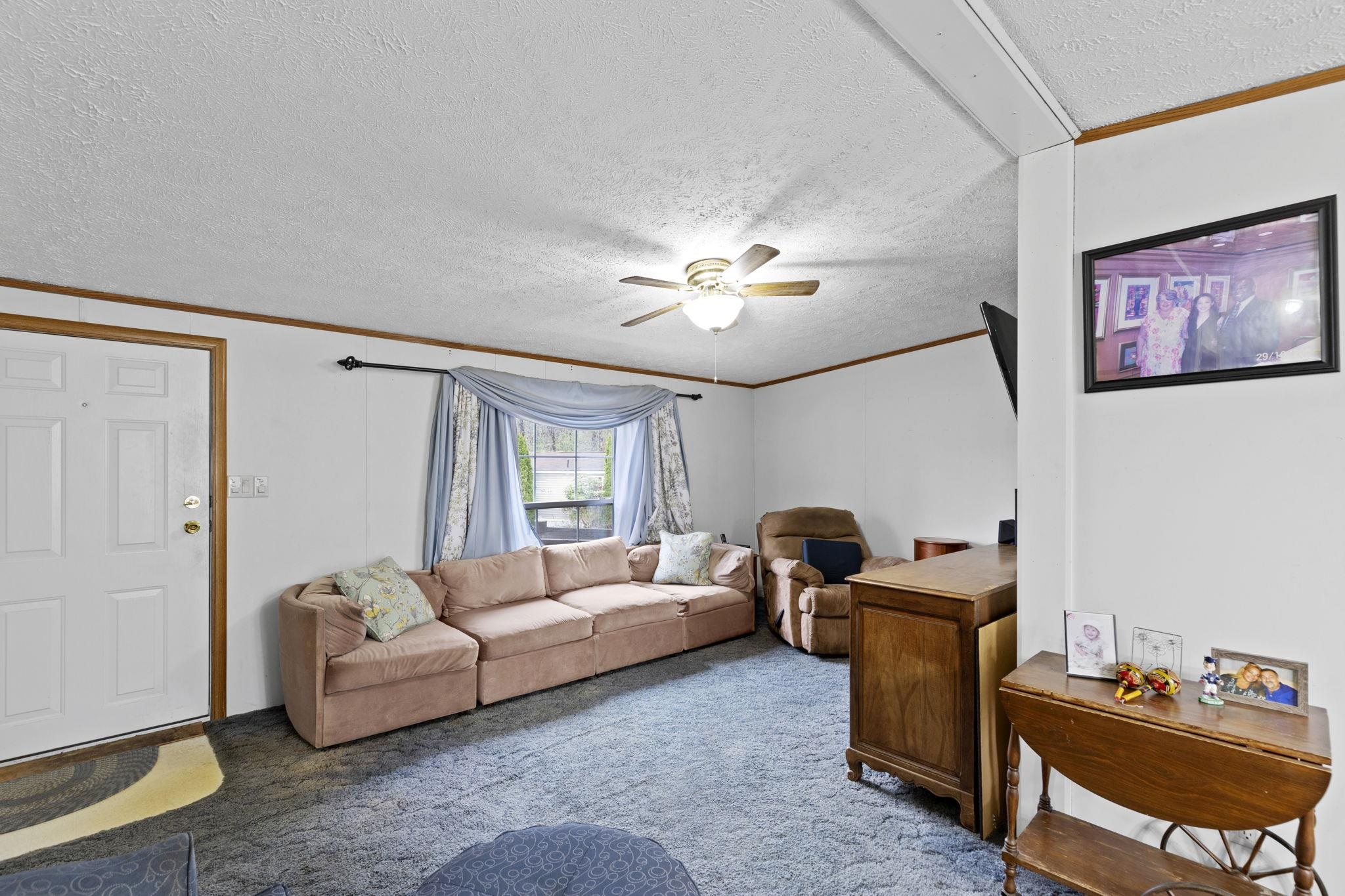 3 Highview Circle Raymond, NH 03077 - Photo 11 of 34