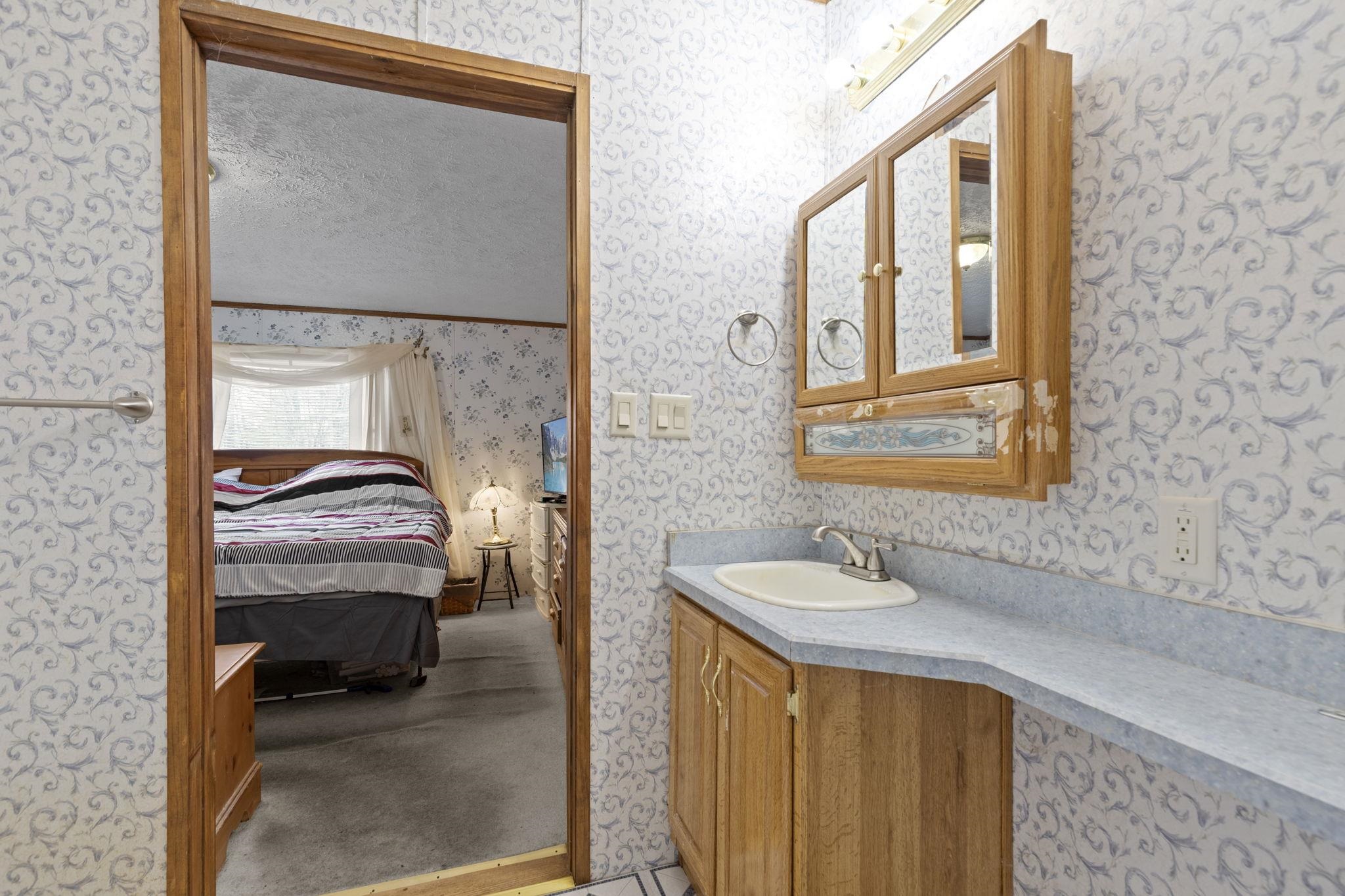 3 Highview Circle Raymond, NH 03077 - Photo 24 of 34