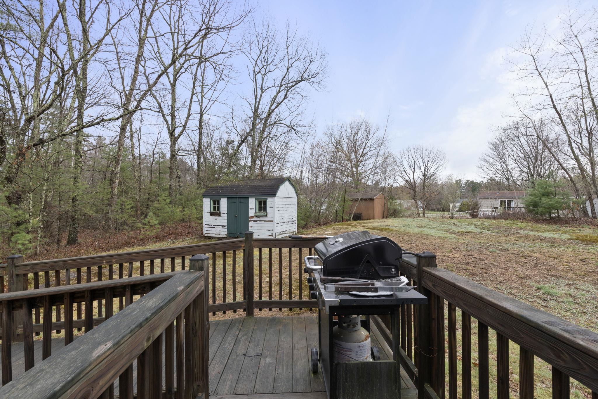 3 Highview Circle Raymond, NH 03077 - Photo 28 of 34