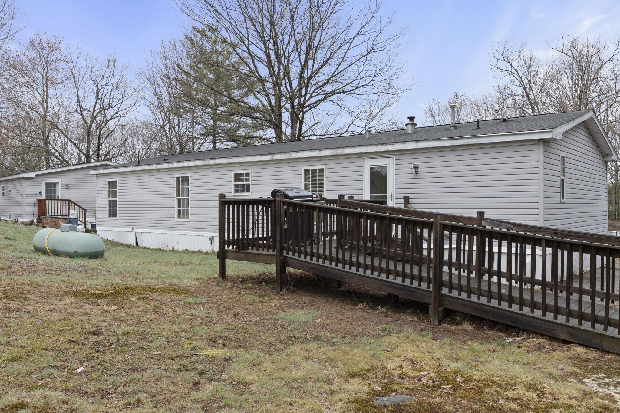 3 Highview Circle Raymond, NH 03077 - Photo 30 of 34