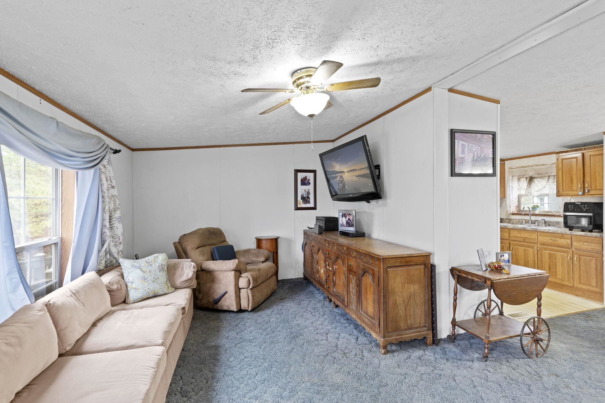 3 Highview Circle Raymond, NH 03077 - Photo 9 of 34