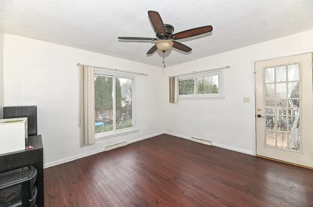 $274,900 | 2721 South 76th Street, West Allis, WI 53219