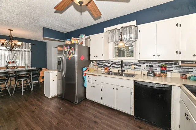 $274,900 | 2721 South 76th Street, West Allis, WI 53219