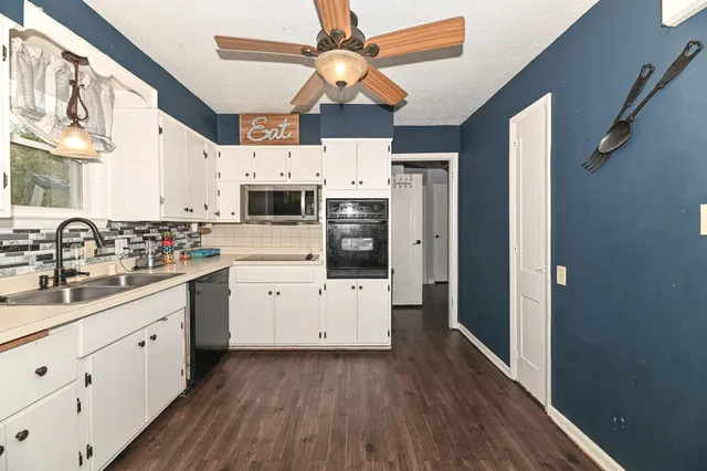 $274,900 | 2721 South 76th Street, West Allis, WI 53219