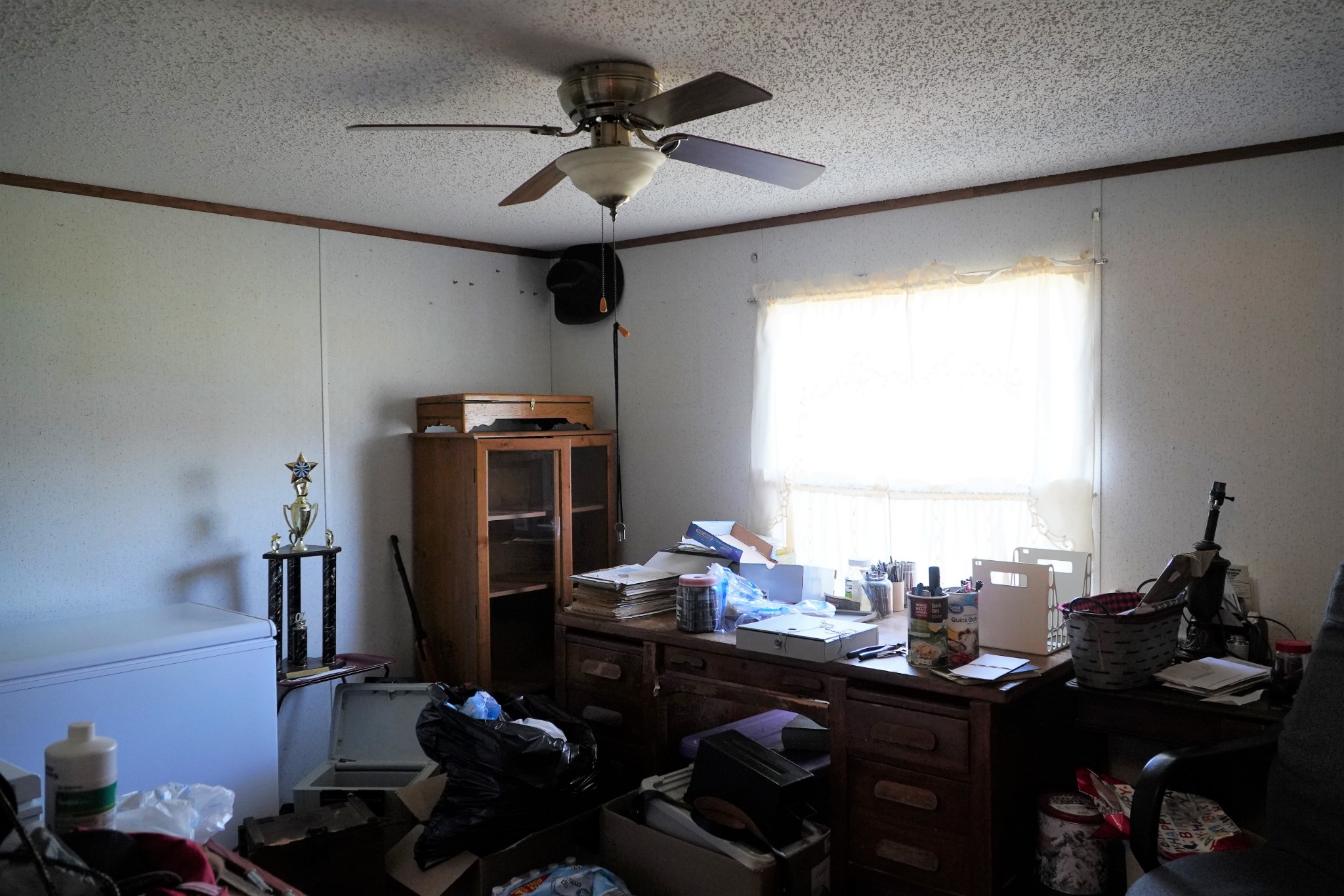 680 Howell Hill Road Flintville, TN 37335 - Photo 16 of 48 a room with furniture and a window