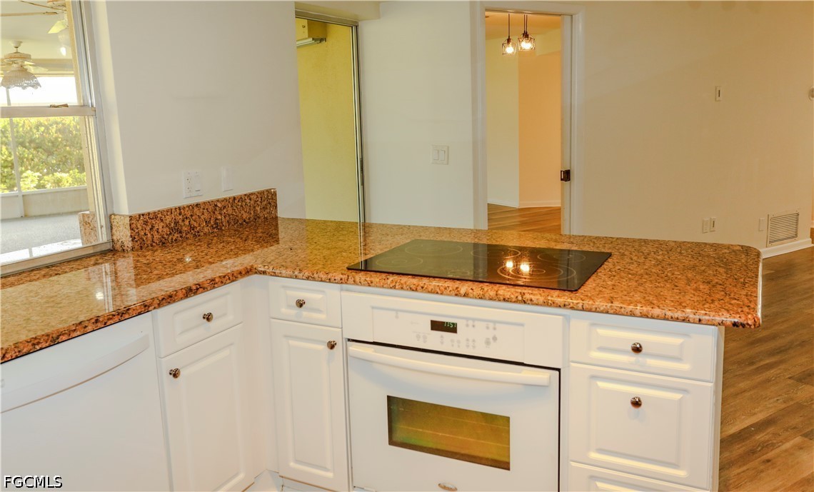 5654 Eichen Circle Fort Myers, FL 33919 - Photo 8 of 29