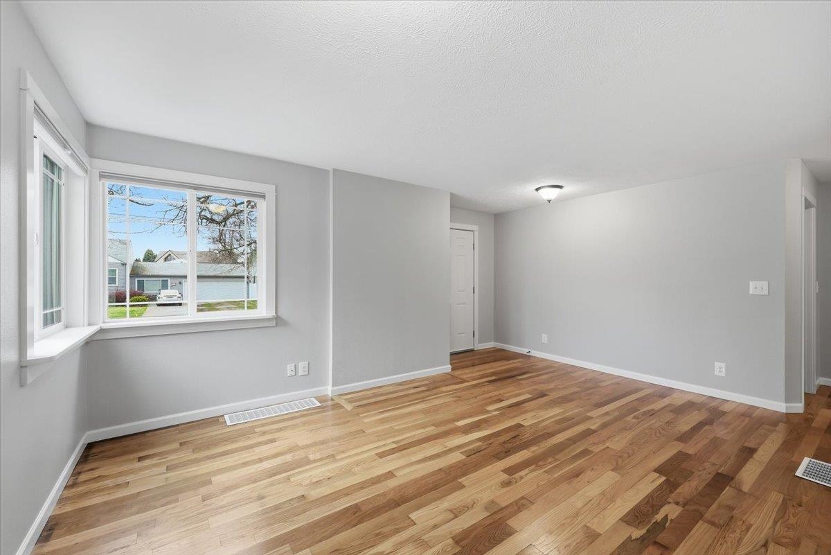 514 North Herald Road Spokane Valley, WA 99206 - Photo 4 of 20 Gallery Image 4