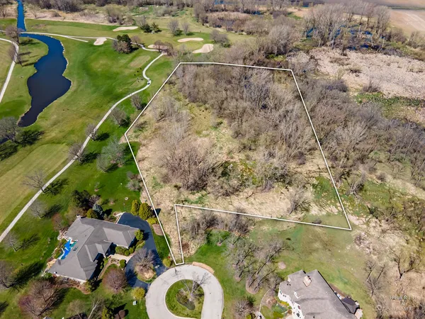 $170,000 | 7010 Fairway Drive, Lakewood, IL 60014
