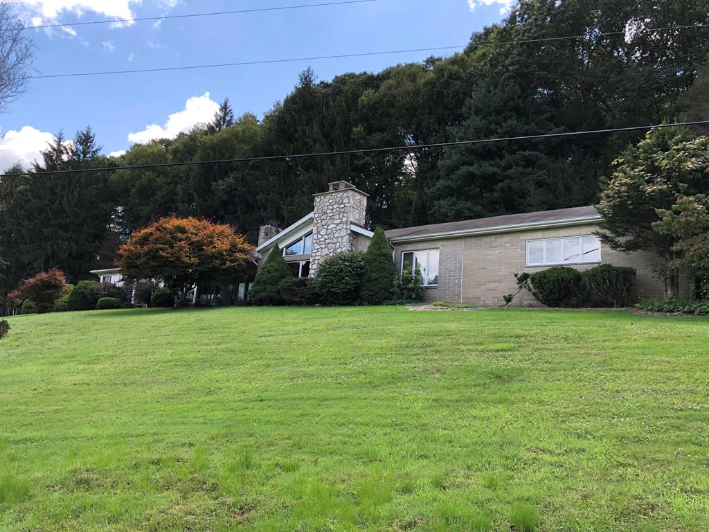 3046 Jackson Center Polk Road Polk, PA 16342 - Photo 1 of 21 Gallery Image 1