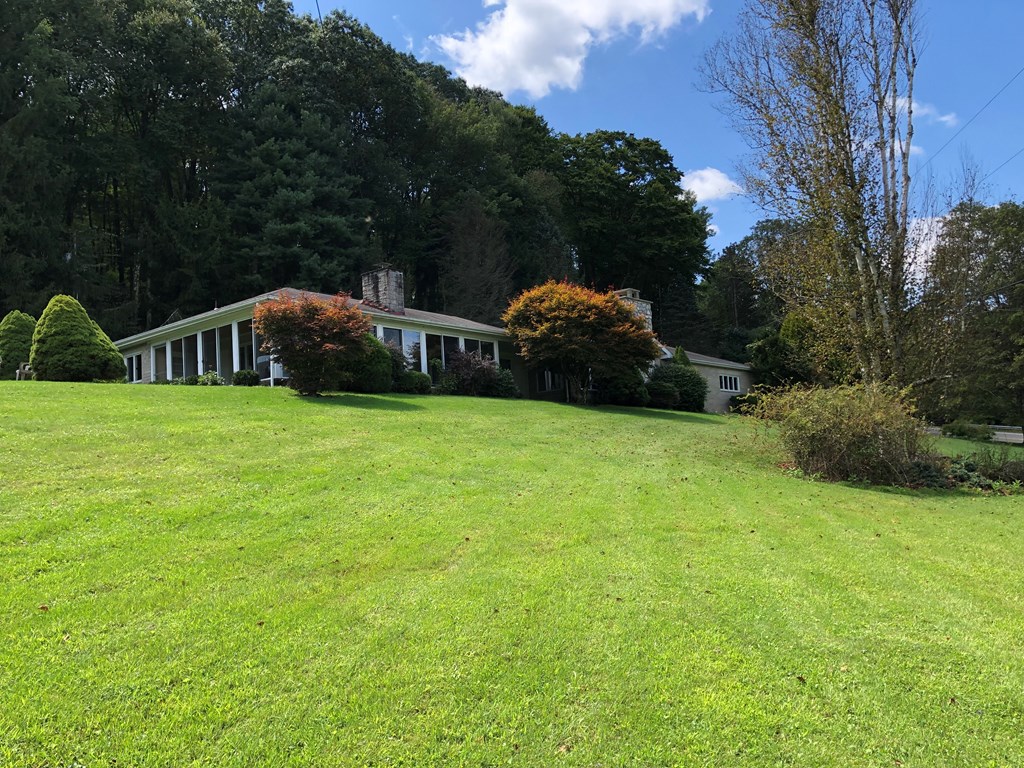 3046 Jackson Center Polk Road Polk, PA 16342 - Photo 2 of 21 Gallery Image 2