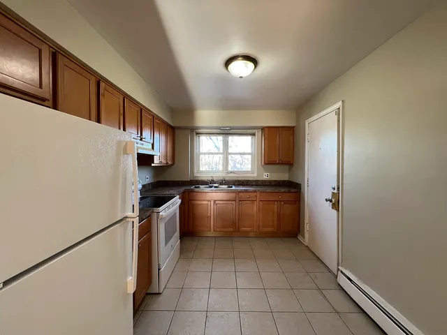 $1,490 | 560 Princeton Street, Unit A2W, Des Plaines, IL 60016