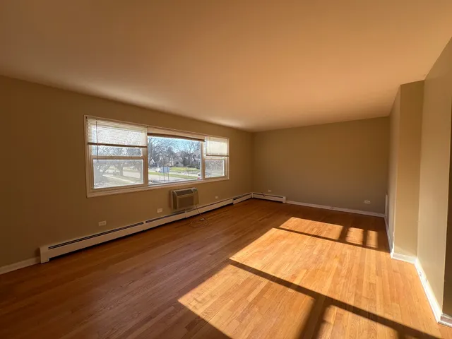 $1,490 | 560 Princeton Street, Unit A2W, Des Plaines, IL 60016