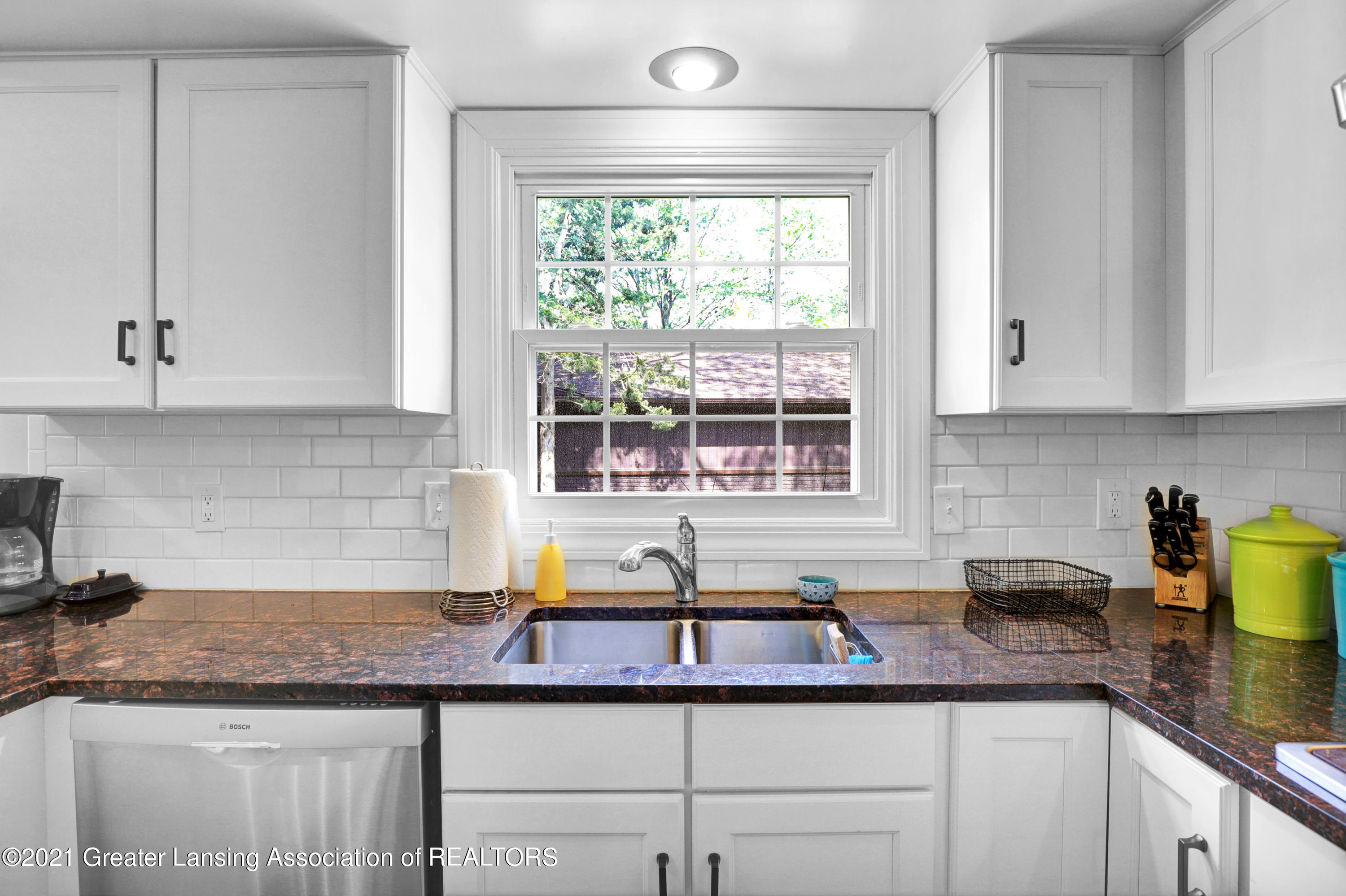 1723 Old Mill Road East Lansing, MI 48823 - Photo 12 of 32 Kitchen