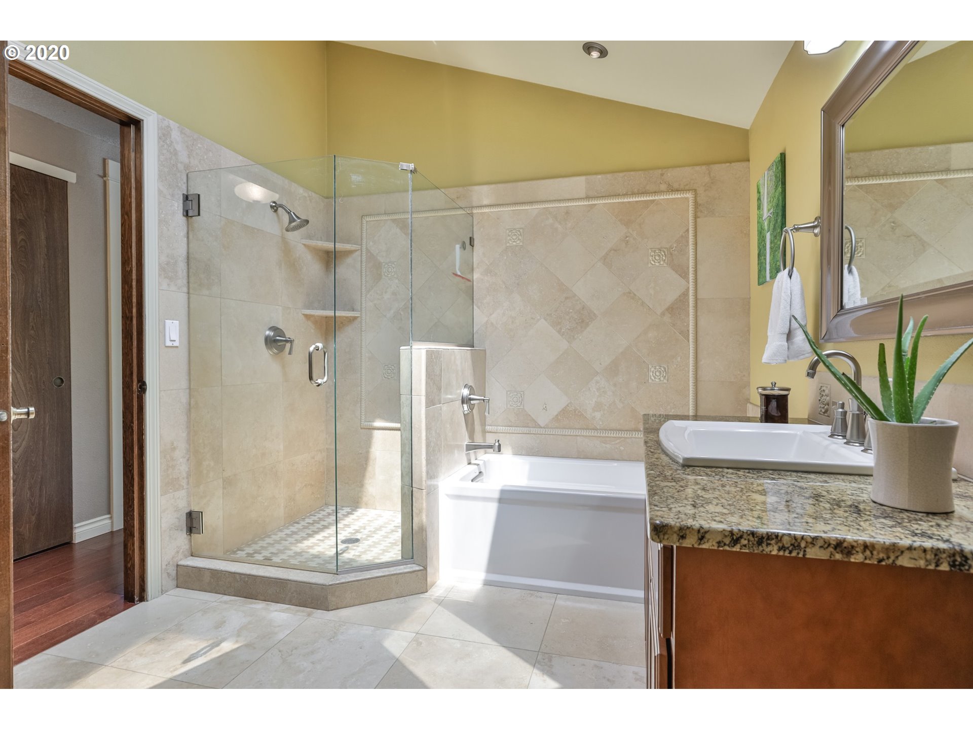 8545 Southwest Sorrento Road Beaverton, OR 97008 - Photo 8 of 26 Gallery Image 8
