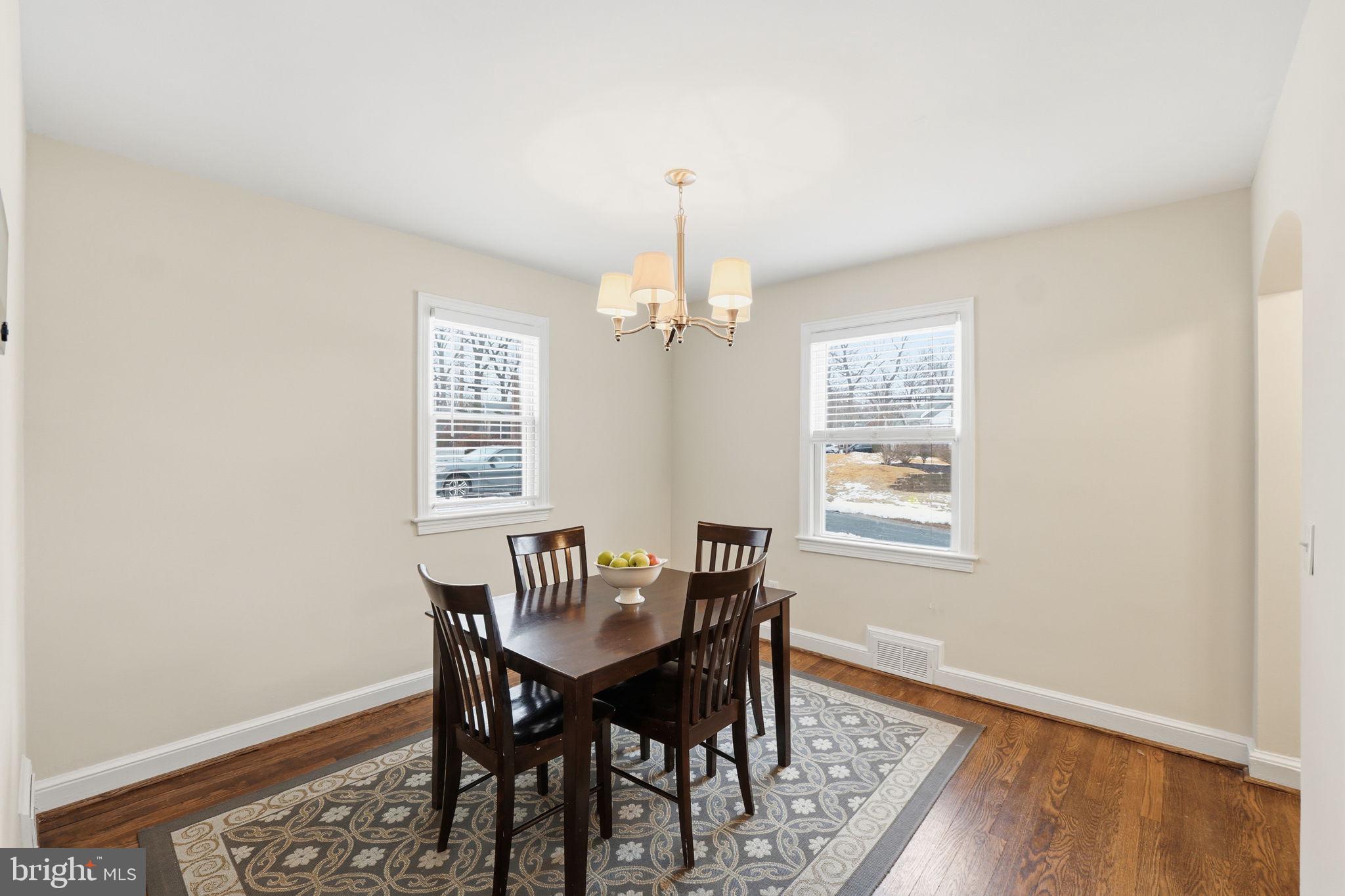 10304 Ridgemoor Drive Silver Spring, MD 20901 - Photo 4 of 17 Separate dining room.