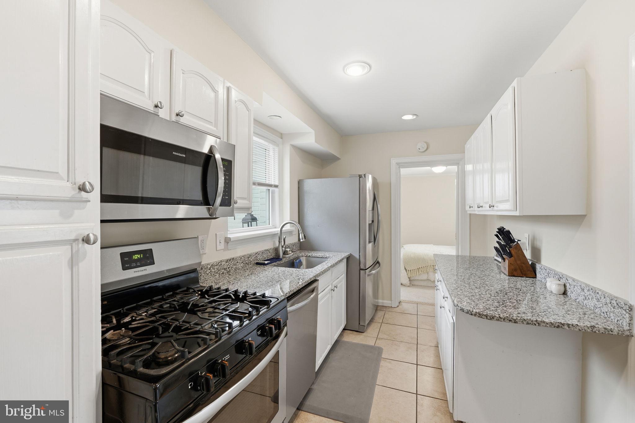 10304 Ridgemoor Drive Silver Spring, MD 20901 - Photo 5 of 17 Bright kitchen.