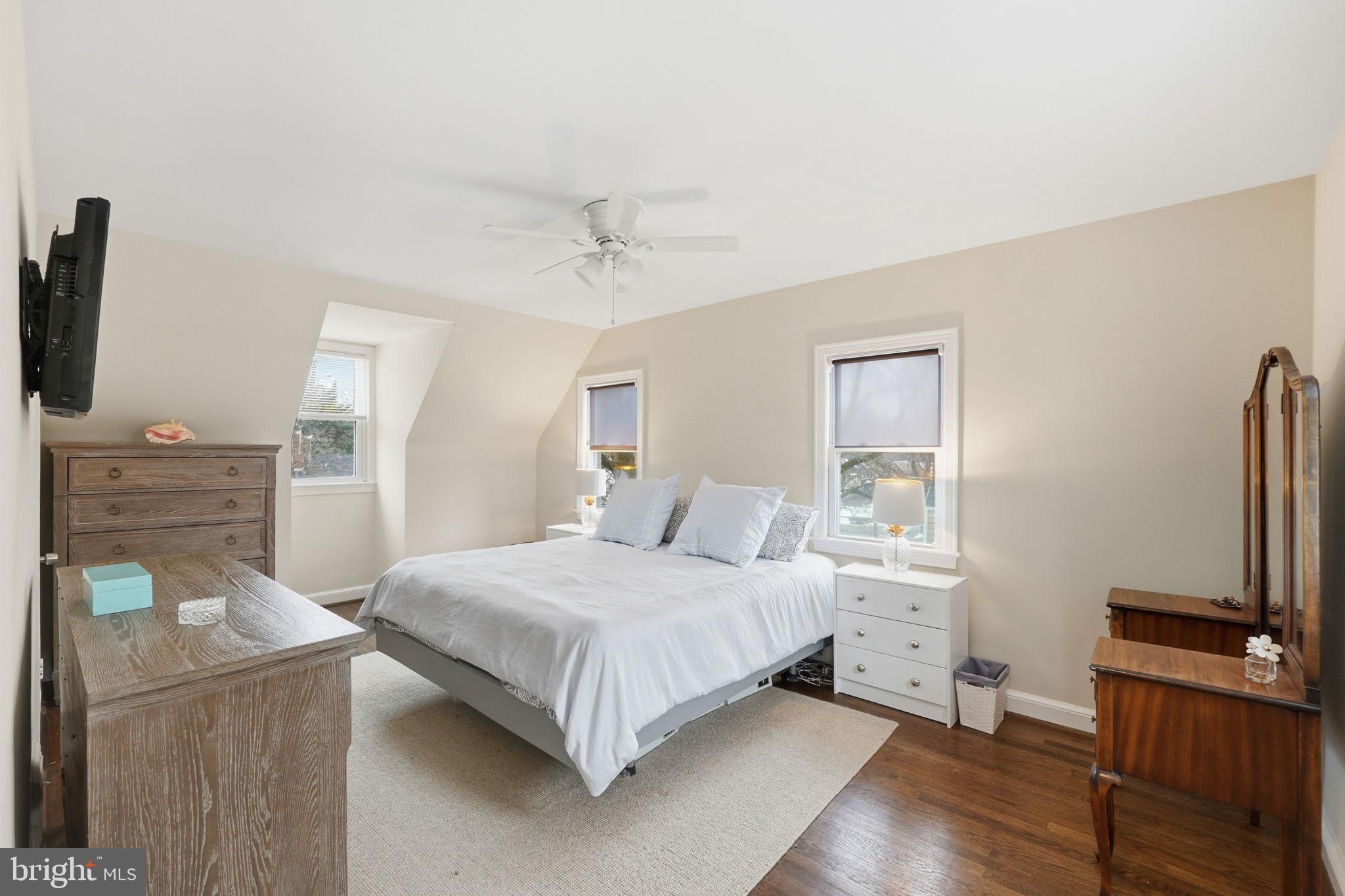 10304 Ridgemoor Drive Silver Spring, MD 20901 - Photo 10 of 17 Upper level bedroom.
