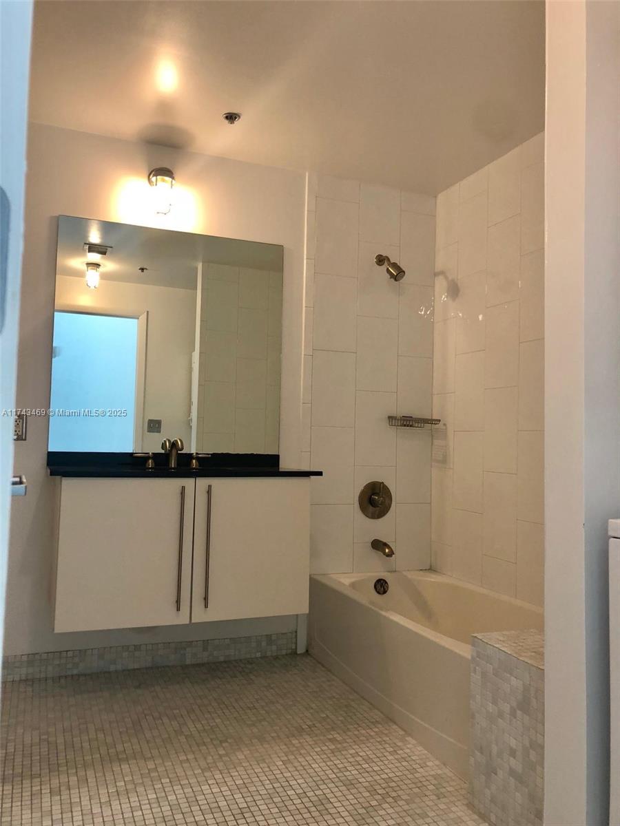 8101 Biscayne Boulevard, Unit R604 Miami, FL 33138 - Photo 8 of 12 Gallery Image 8