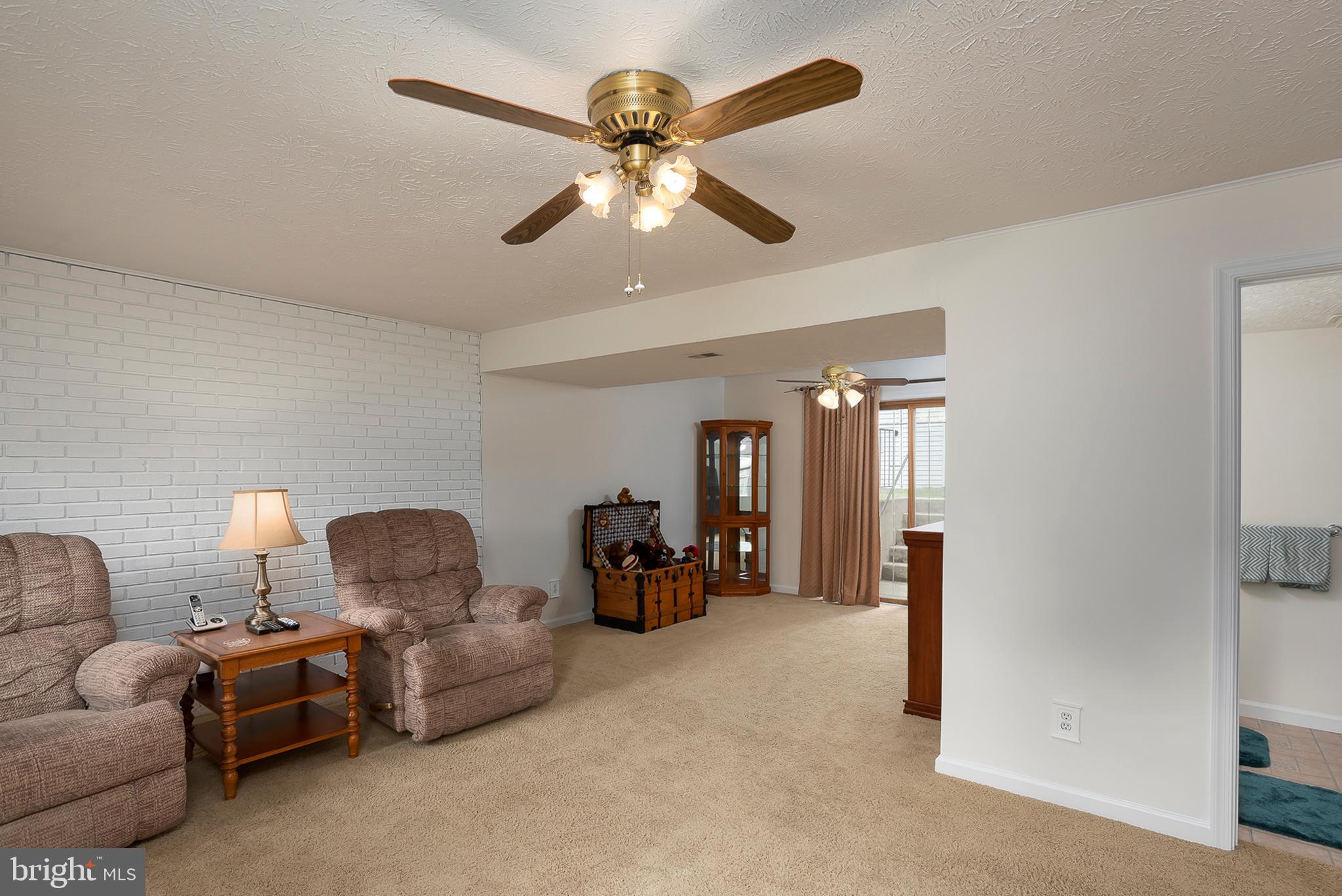 111 Bar Harbor Road Pasadena, MD 21122 - Photo 20 of 35 Family Room (alt view)