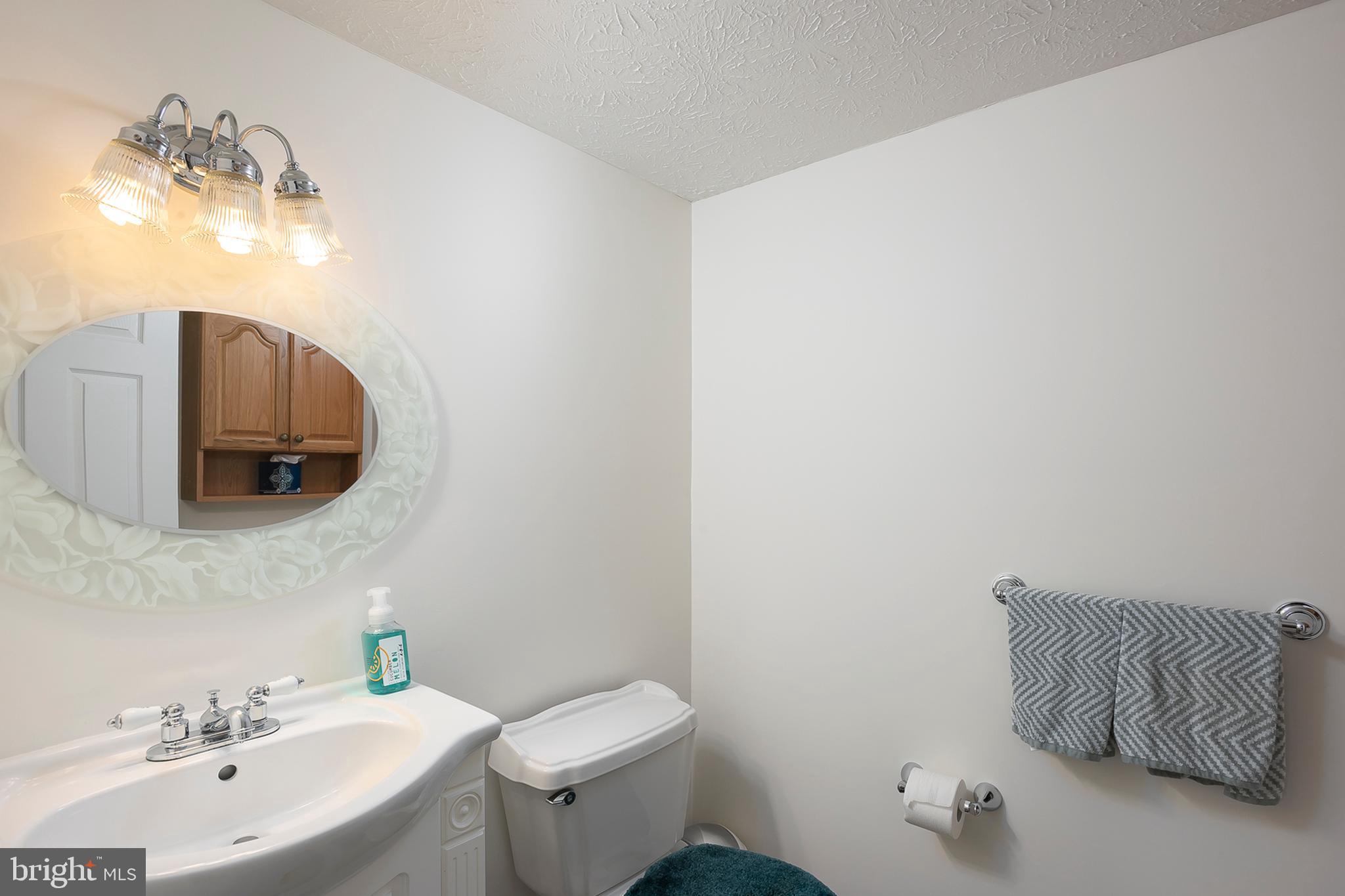 111 Bar Harbor Road Pasadena, MD 21122 - Photo 21 of 35 Half Bathroom 2