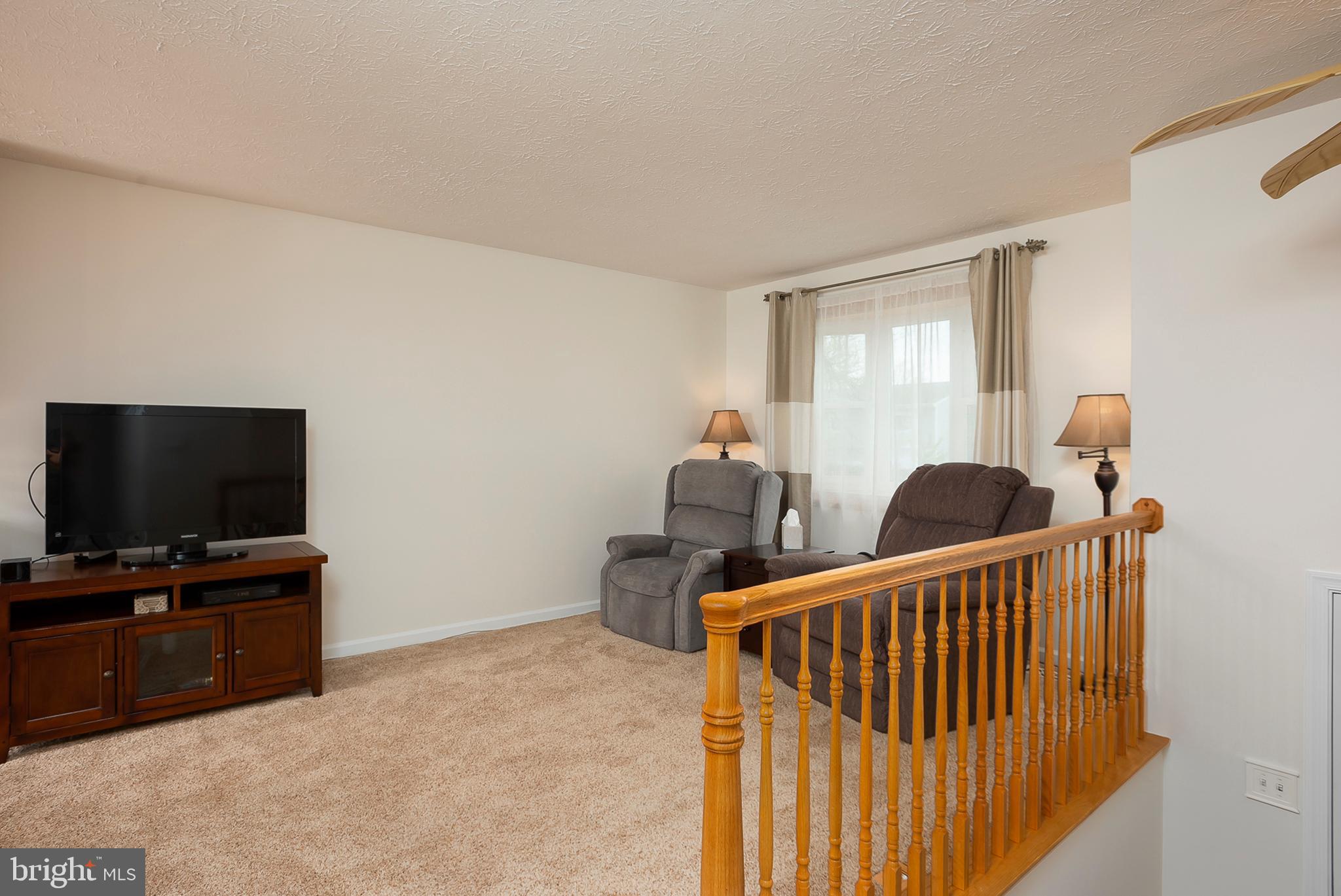 111 Bar Harbor Road Pasadena, MD 21122 - Photo 5 of 35 Living Room (alt view)