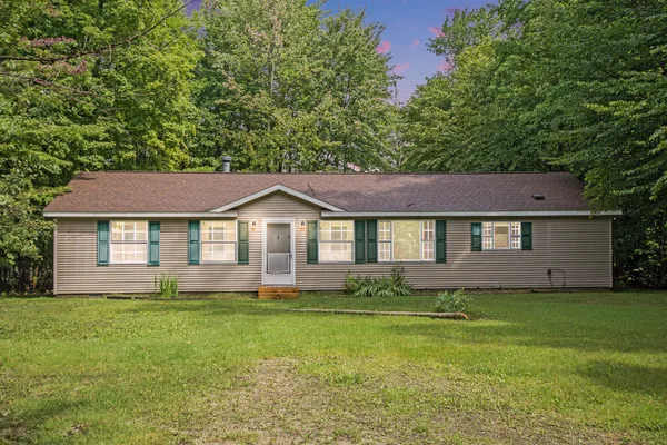 $200,000 | 31588 West Birch Shores Drive, Trout Lake, MI 49793