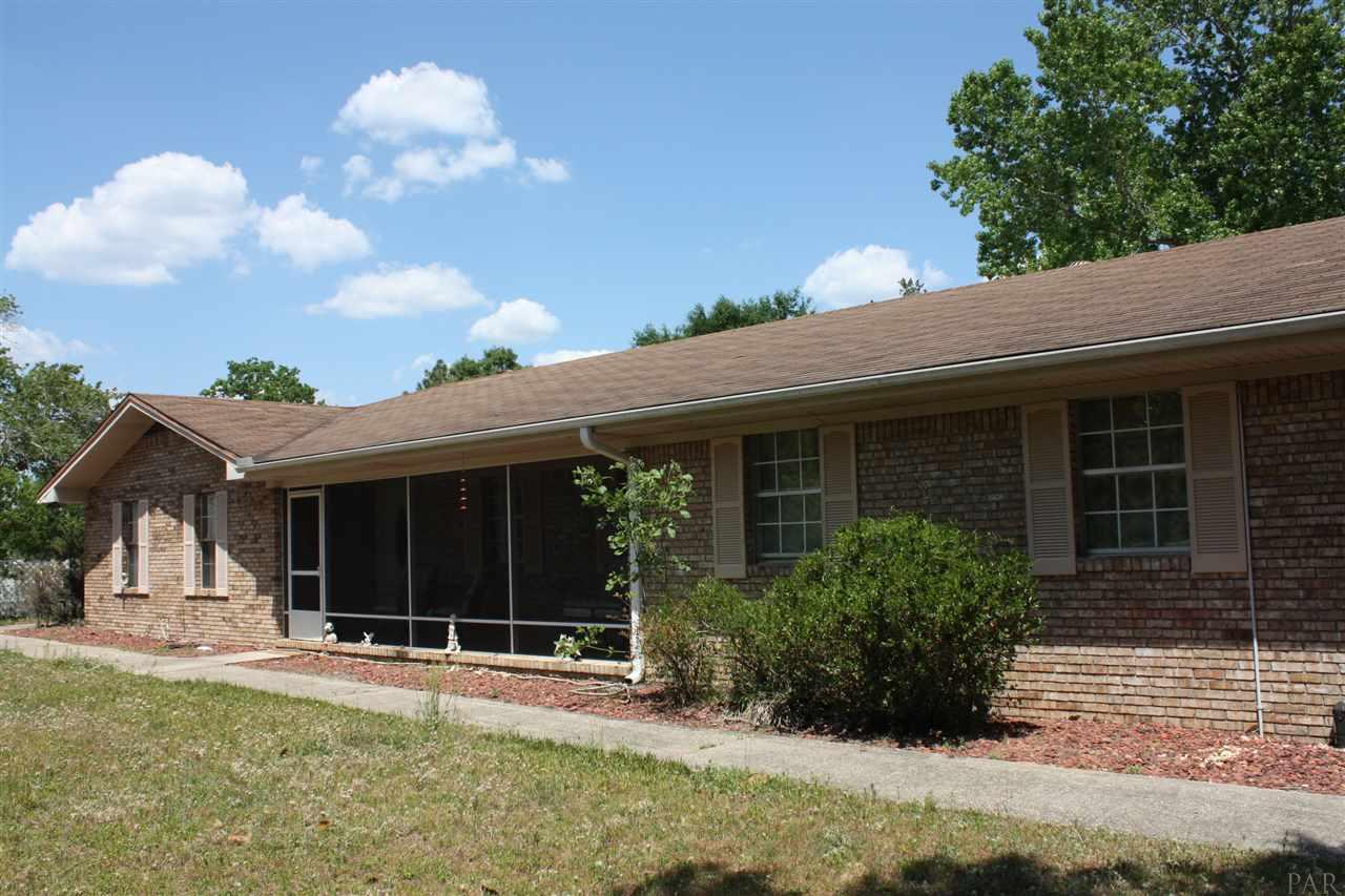 6081 Robin Road Crestview, FL 32539 - Photo 2 of 20