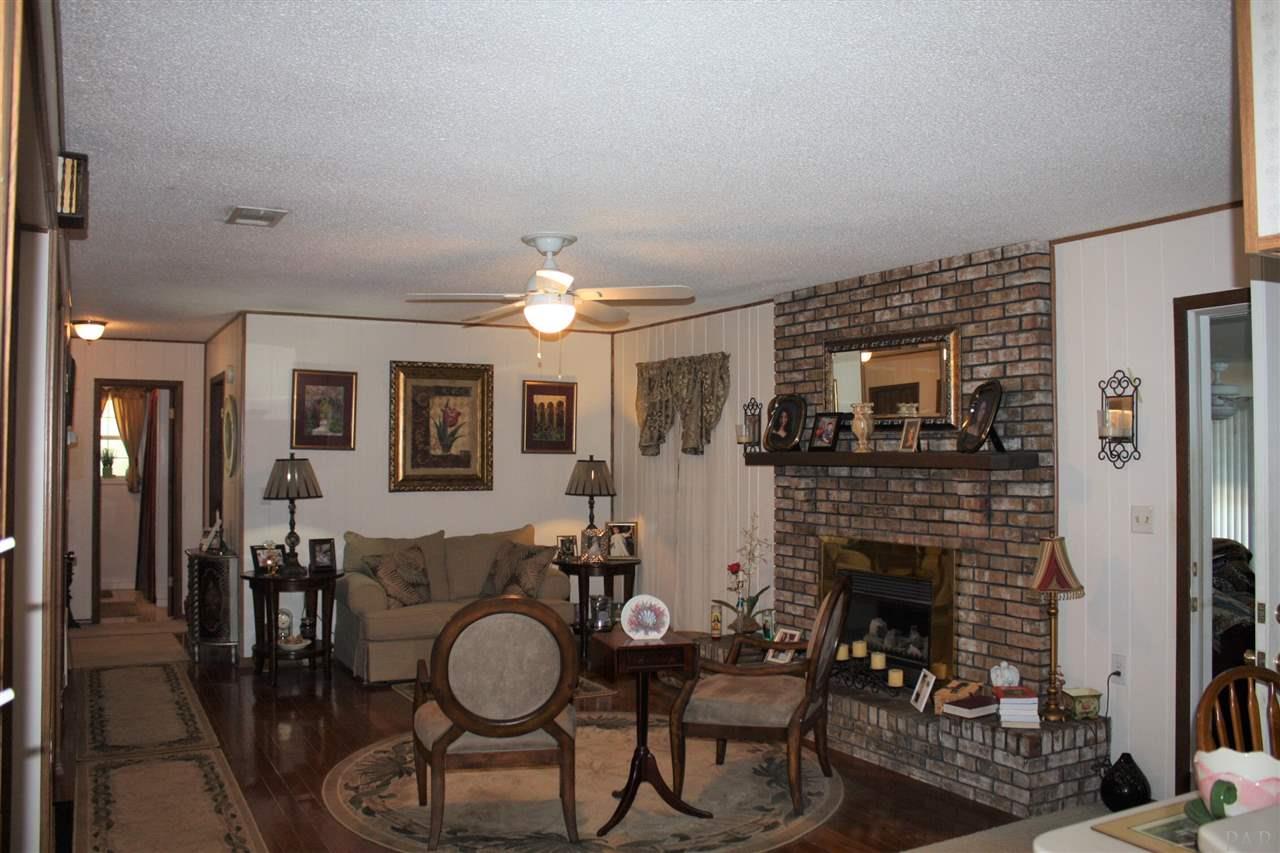 6081 Robin Road Crestview, FL 32539 - Photo 7 of 20