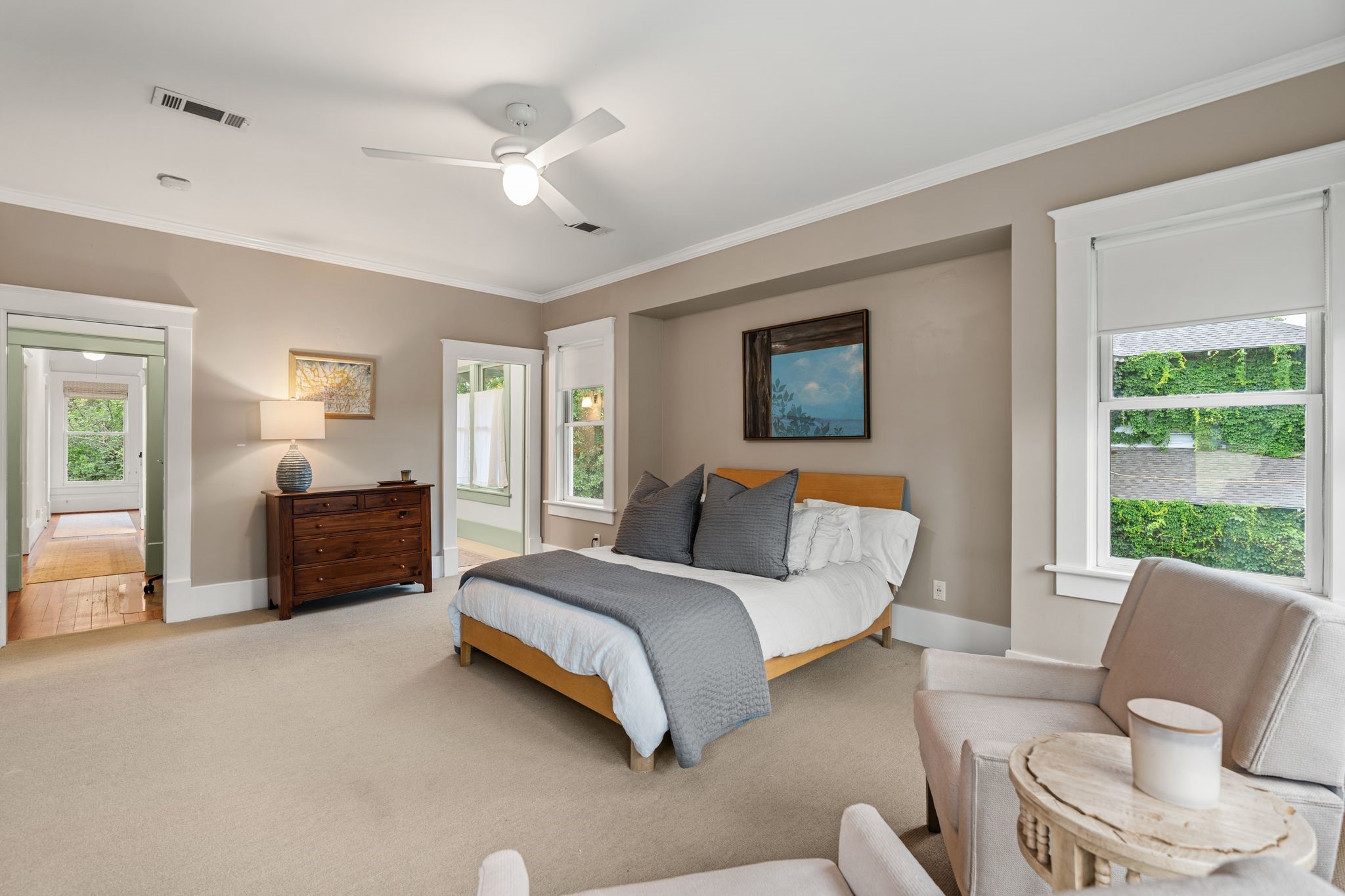 3012 Beauchamp Street Houston, TX 77009 - Photo 26 of 43 a spacious bedroom with a bed and glass window