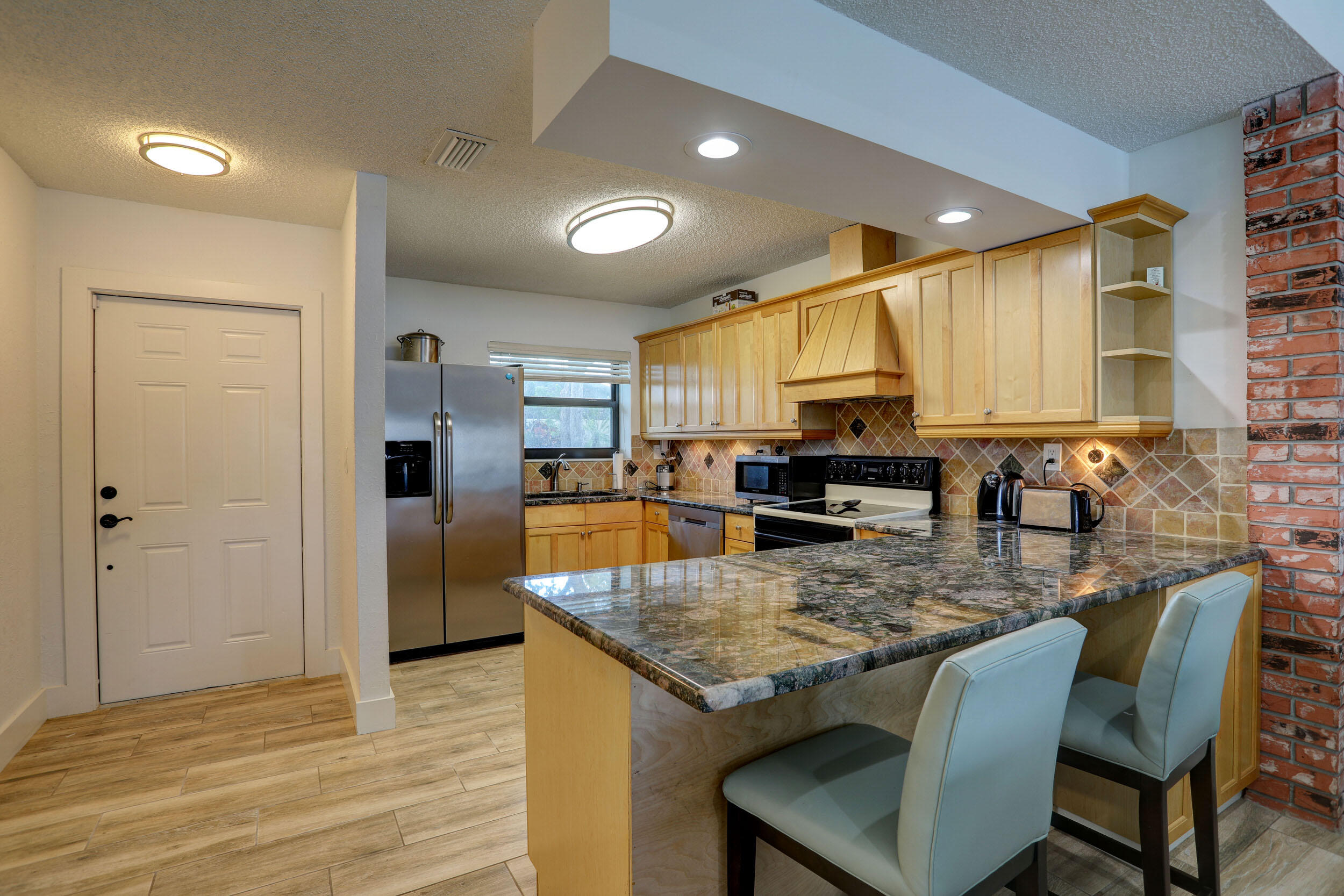 639 Banks Road Margate, FL 33063 - Photo 4 of 44 Foyer and Kitchen