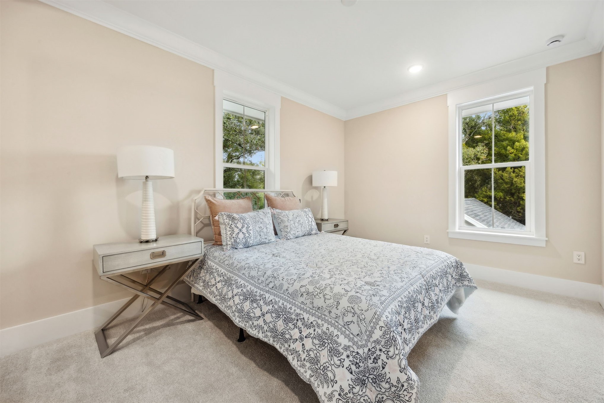 1111 White Street Fernandina Beach, FL 32034 - Photo 39 of 82 a bedroom with a bed and a window