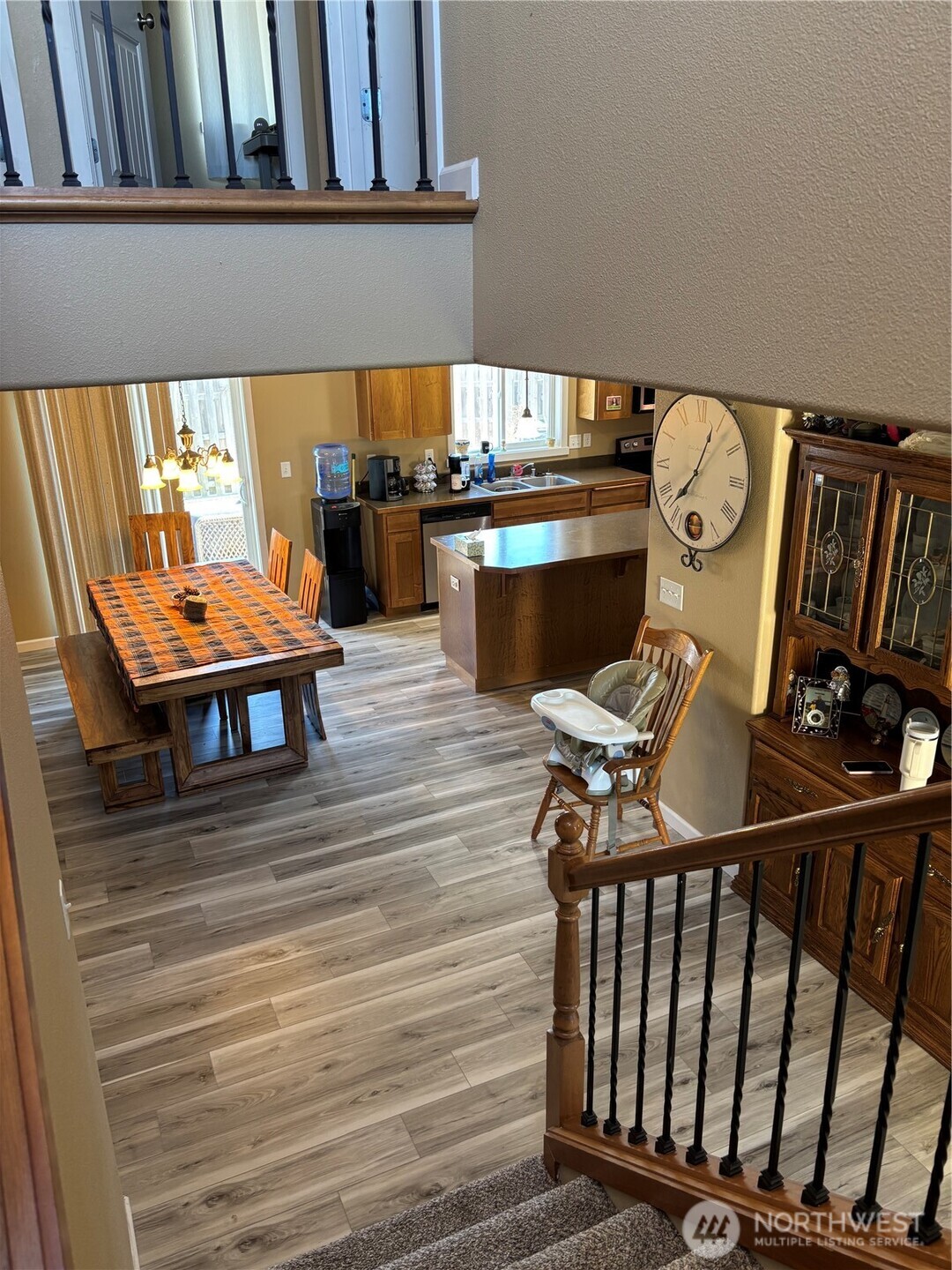909 Polo Ridge Moses Lake, WA 98837 - Photo 16 of 27 a view of a hallway with seating area