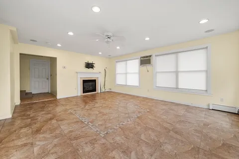 $579,000 | 276 Oak Street, Brockton, MA 02301