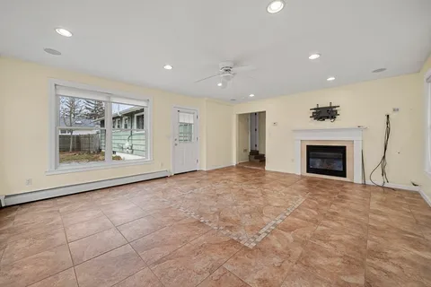 $579,000 | 276 Oak Street, Brockton, MA 02301