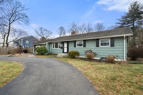 $579,000 | 276 Oak Street, Brockton, MA 02301