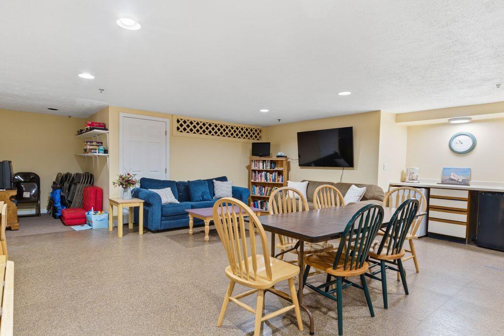 376 Mile Road, Unit 202 Wells, ME 04090 - Photo 23 of 50 Game Room Lounge area