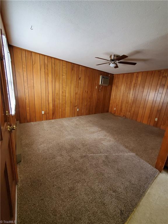 211 Snider Street High Point, NC 27265 - Photo 4 of 5 Living room